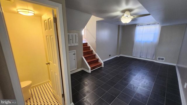 1112 KENT LN, Philadelphia, PA 19115