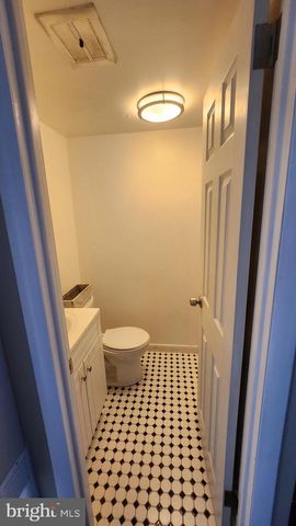 1112 KENT LN, Philadelphia, PA 19115