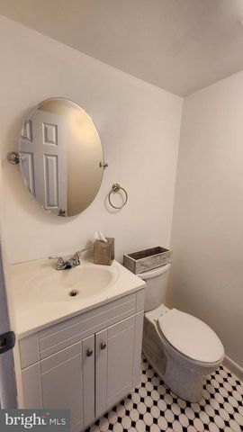 1112 KENT LN, Philadelphia, PA 19115