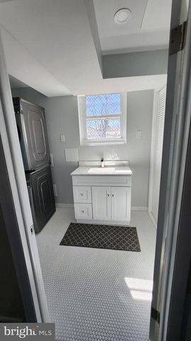 1112 KENT LN, Philadelphia, PA 19115