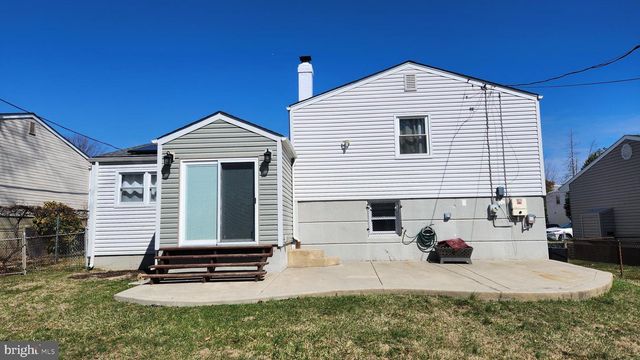 1112 KENT LN, Philadelphia, PA 19115