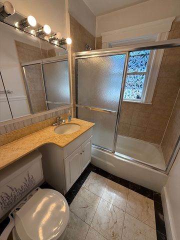 31 Fifield St 2, Watertown, MA 02472