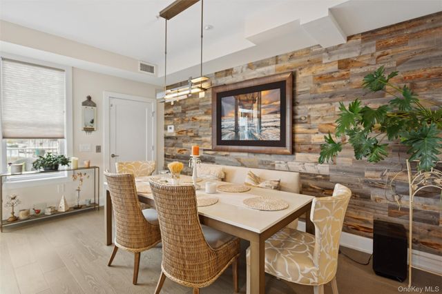 352 Marina Pointe Drive 352, East Rockaway, NY 11518