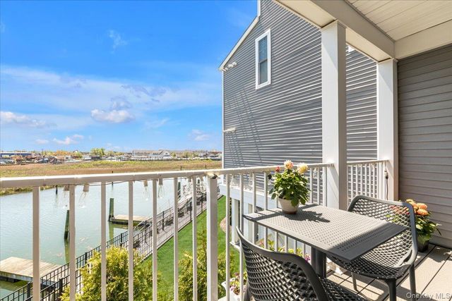 352 Marina Pointe Drive 352, East Rockaway, NY 11518