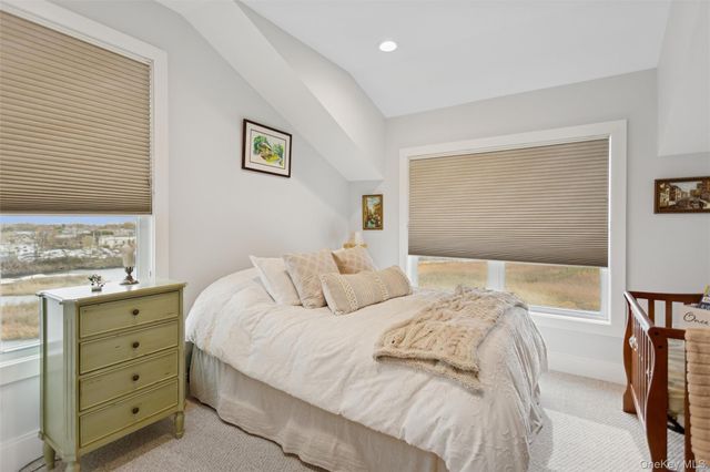 352 Marina Pointe Drive 352, East Rockaway, NY 11518