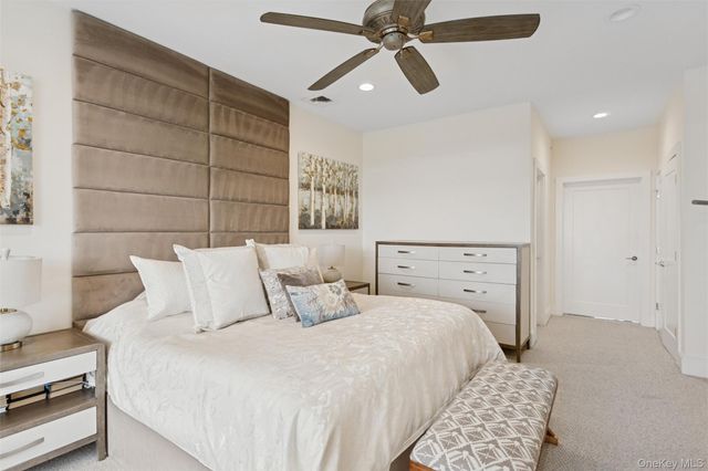 352 Marina Pointe Drive 352, East Rockaway, NY 11518