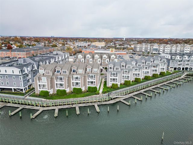 352 Marina Pointe Drive 352, East Rockaway, NY 11518