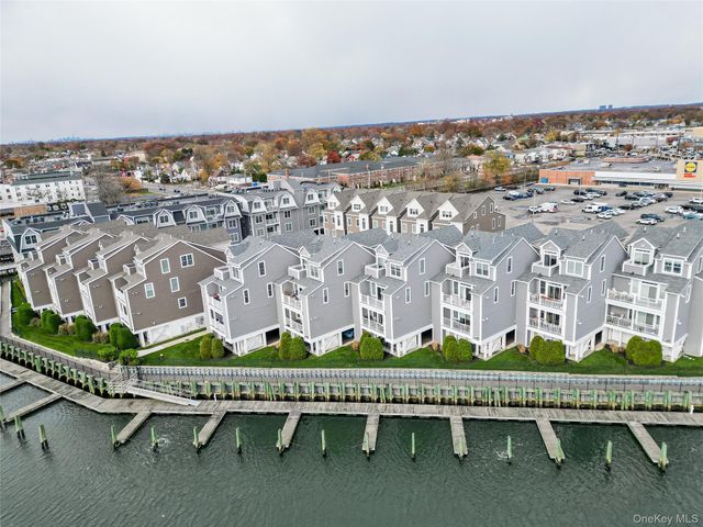 352 Marina Pointe Drive 352, East Rockaway, NY 11518