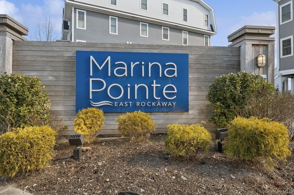 352 Marina Pointe Drive 352, East Rockaway, NY 11518