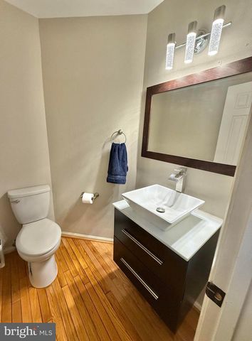 7773 SHOOTINGSTAR DR, Springfield, VA 22152