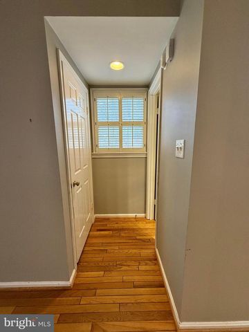 7773 SHOOTINGSTAR DR, Springfield, VA 22152