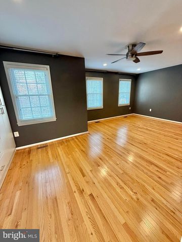 7773 SHOOTINGSTAR DR, Springfield, VA 22152