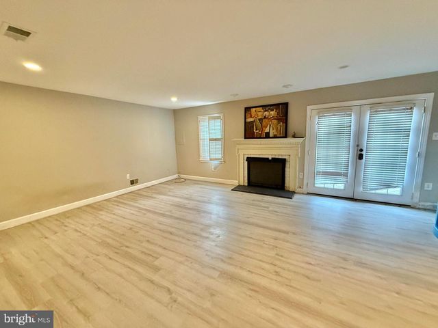 7773 SHOOTINGSTAR DR, Springfield, VA 22152