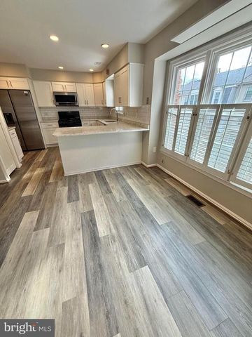 7773 SHOOTINGSTAR DR, Springfield, VA 22152