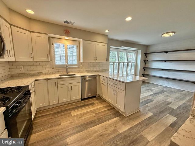 7773 SHOOTINGSTAR DR, Springfield, VA 22152