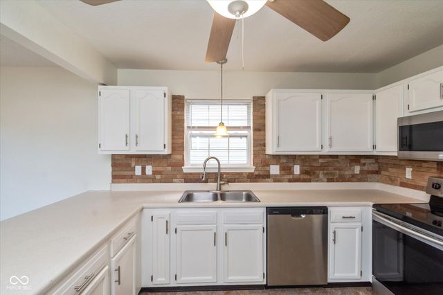 1122 Lake Tree Place, Indianapolis, IN 46217