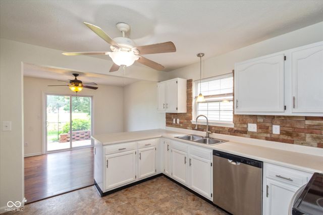 1122 Lake Tree Place, Indianapolis, IN 46217