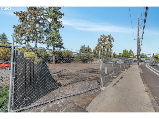16057 Ne HALSEY St E, Portland, OR 97230