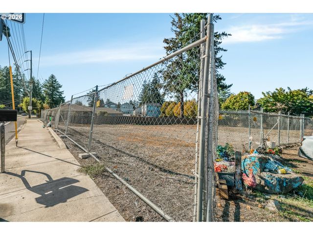 16057 Ne HALSEY St E, Portland, OR 97230
