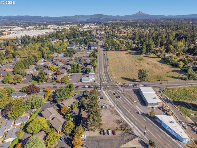 16057 Ne HALSEY St E, Portland, OR 97230