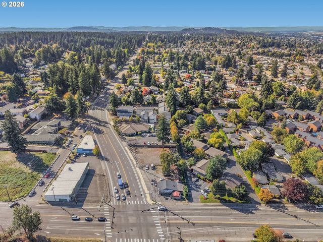 16057 Ne HALSEY St E, Portland, OR 97230
