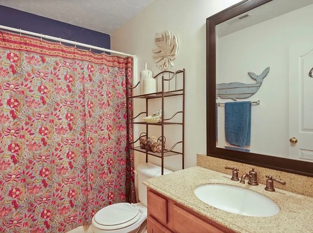 1303 E Nir Shreibman Blvd, La Vergne, TN 37086