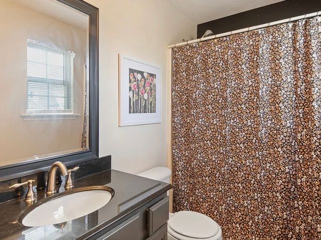 1303 E Nir Shreibman Blvd, La Vergne, TN 37086