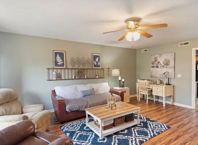 1303 E Nir Shreibman Blvd, La Vergne, TN 37086