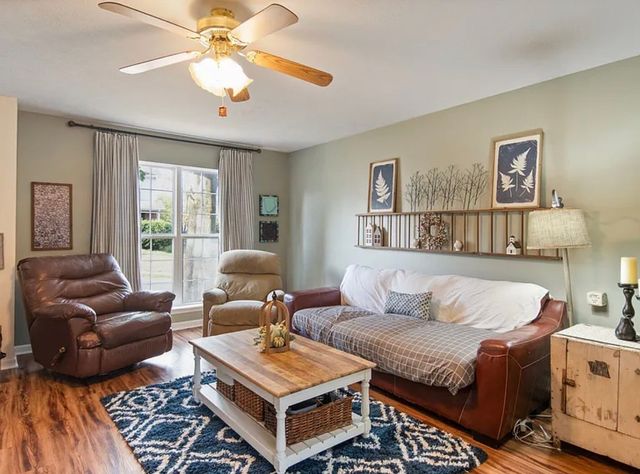 1303 E Nir Shreibman Blvd, La Vergne, TN 37086