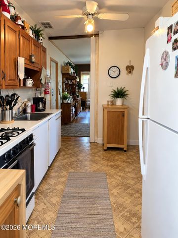 45 Myrtle Avenue, Keansburg, NJ 07734