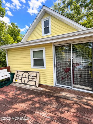 45 Myrtle Avenue, Keansburg, NJ 07734
