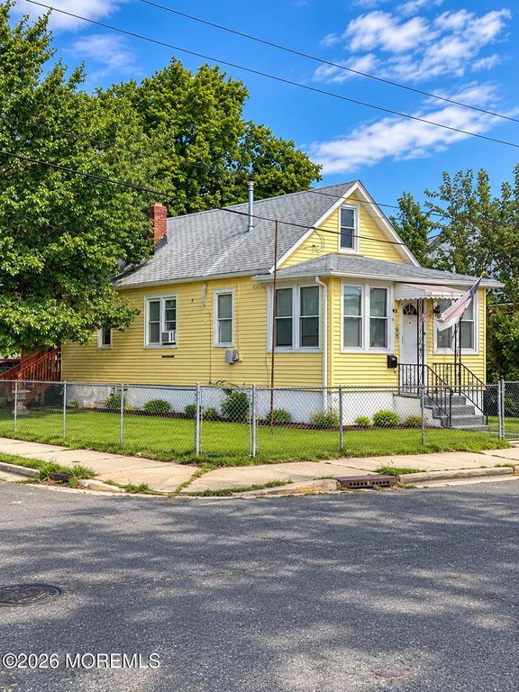 45 Myrtle Avenue, Keansburg, NJ 07734