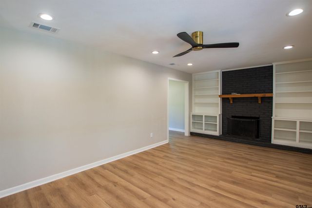 2819 Juniper Ln, Tyler, TX 75701