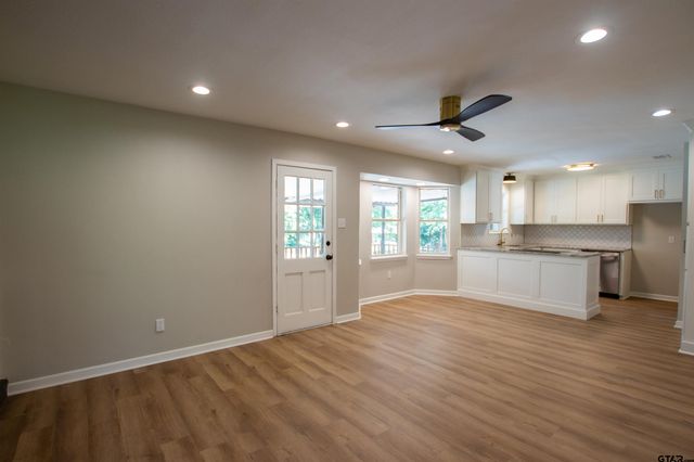 2819 Juniper Ln, Tyler, TX 75701