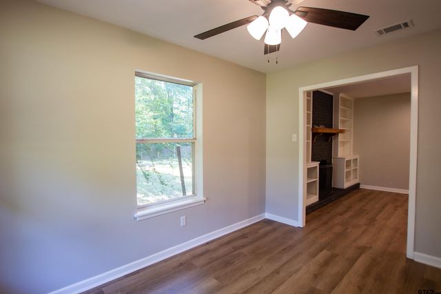 2819 Juniper Ln, Tyler, TX 75701
