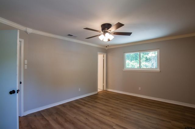 2819 Juniper Ln, Tyler, TX 75701