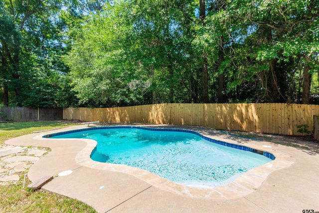 2819 Juniper Ln, Tyler, TX 75701
