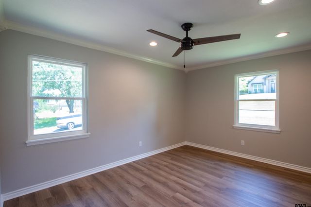 2819 Juniper Ln, Tyler, TX 75701