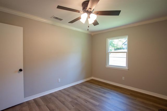 2819 Juniper Ln, Tyler, TX 75701