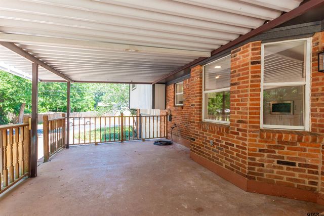 2819 Juniper Ln, Tyler, TX 75701