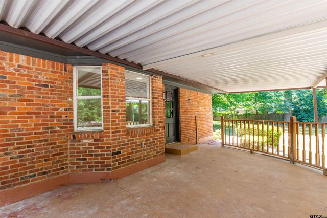 2819 Juniper Ln, Tyler, TX 75701