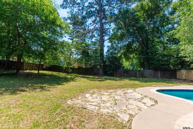 2819 Juniper Ln, Tyler, TX 75701