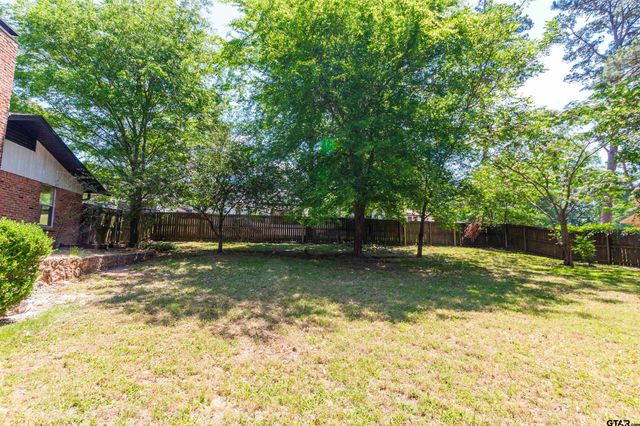 2819 Juniper Ln, Tyler, TX 75701