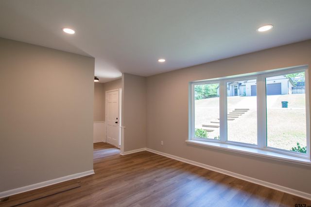 2819 Juniper Ln, Tyler, TX 75701