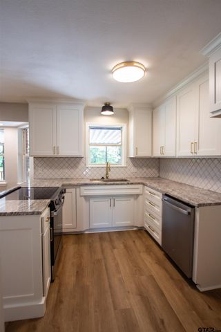 2819 Juniper Ln, Tyler, TX 75701