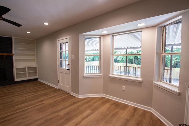 2819 Juniper Ln, Tyler, TX 75701