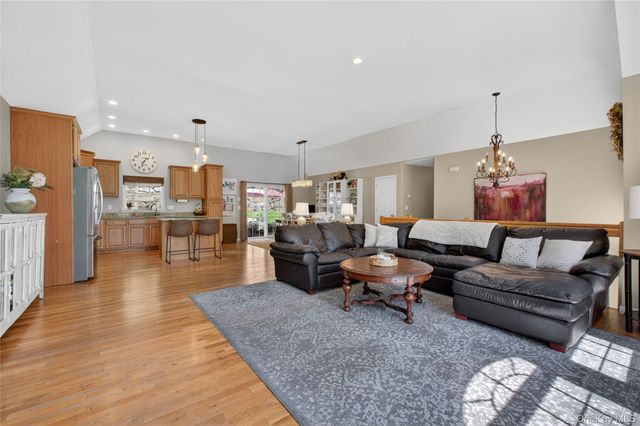 22 Hazel Hill Road, Mahopac, NY 10541