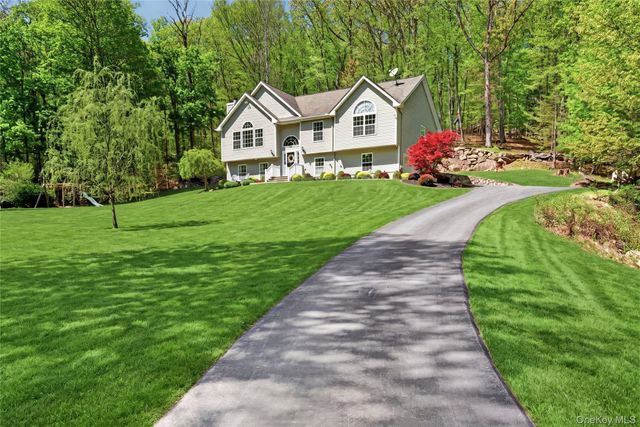 22 Hazel Hill Road, Mahopac, NY 10541