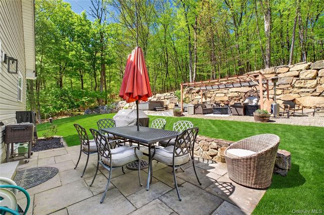 22 Hazel Hill Road, Mahopac, NY 10541