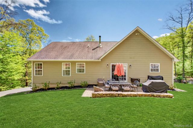 22 Hazel Hill Road, Mahopac, NY 10541